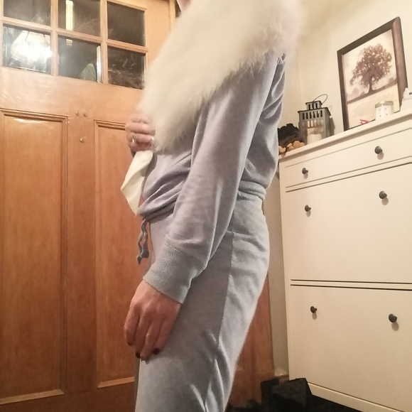 EUC beautiful faux fur white stole - Picture 4 of 5